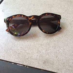 Malibu Round Tortoise shelll Sunglasses
